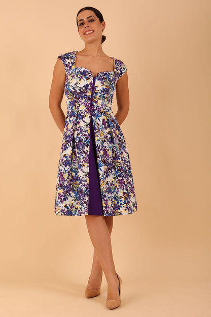 model wearing a diva catwalk Shayla Swing Dress sleeveless swing skirt dress in kew print colour front