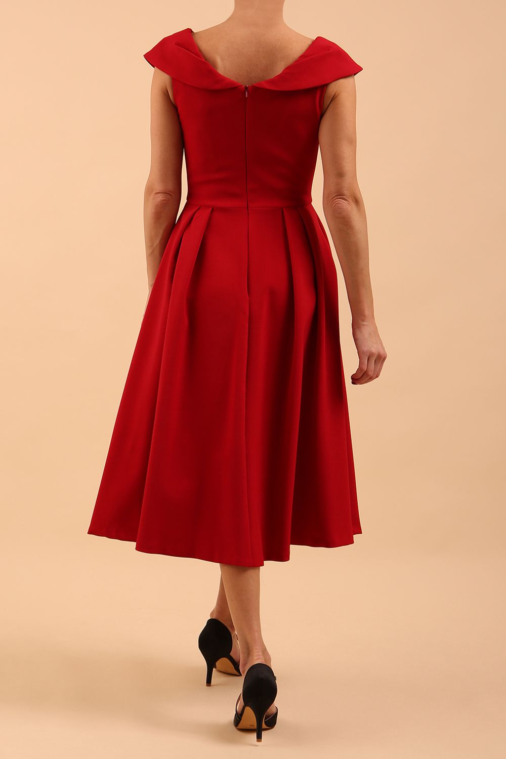 model is wearing divacatwalk Chesterton Sleeveless a-line swing dress in Dark Red with oversized collar front