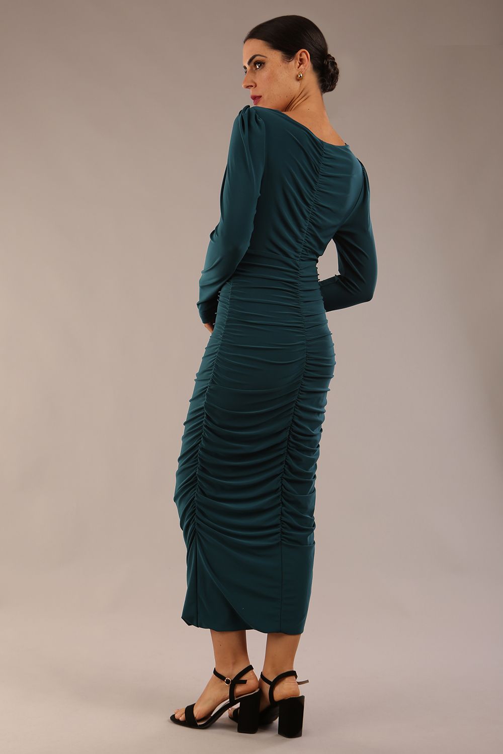 Model wearing diva catwalk Kiki Silky Stretch Ruched Midaxi Dress in Teal front