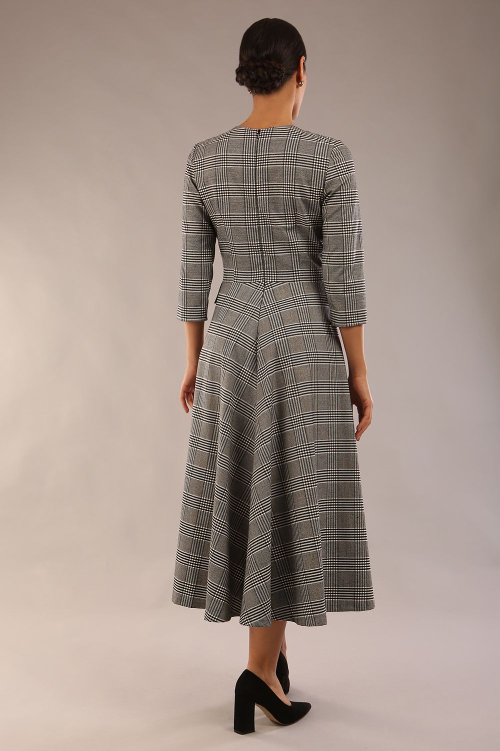 model is wearing a diva catwalk Elanore Soft-Touch Check A-Line Dress with round neckline and 3/4 sleeves midi length and faux pocket with button details in misty grey check colour  (Misty Grey check)